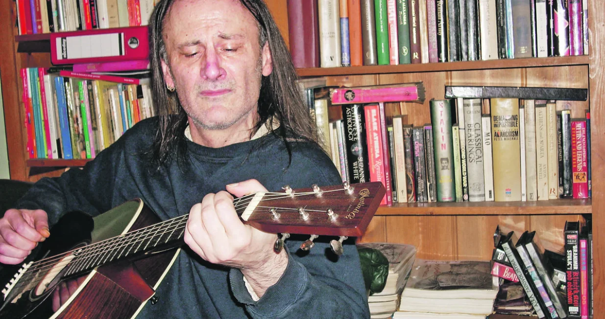 Branimir Džoni &Scaron;tulić, Azra/Blic