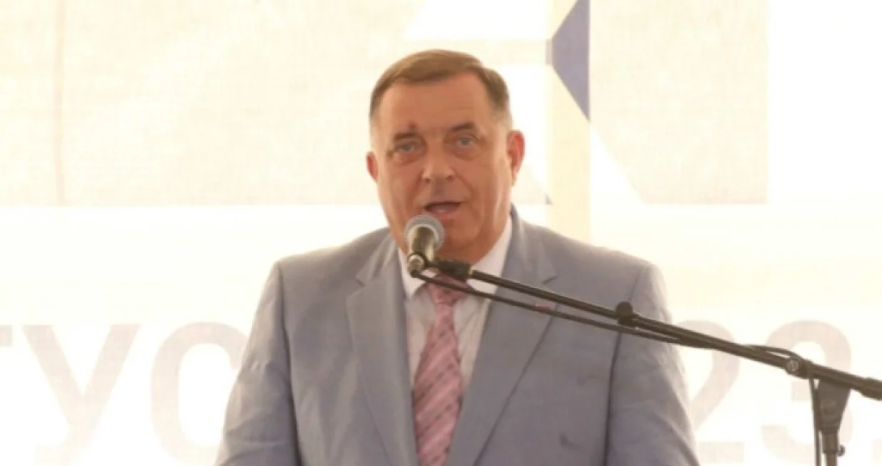 / SINI&Scaron;A PA&Scaron;ALIĆ/RINGIER// Sini&Scaron;a Pa&Scaron;aliĆ/Ringier