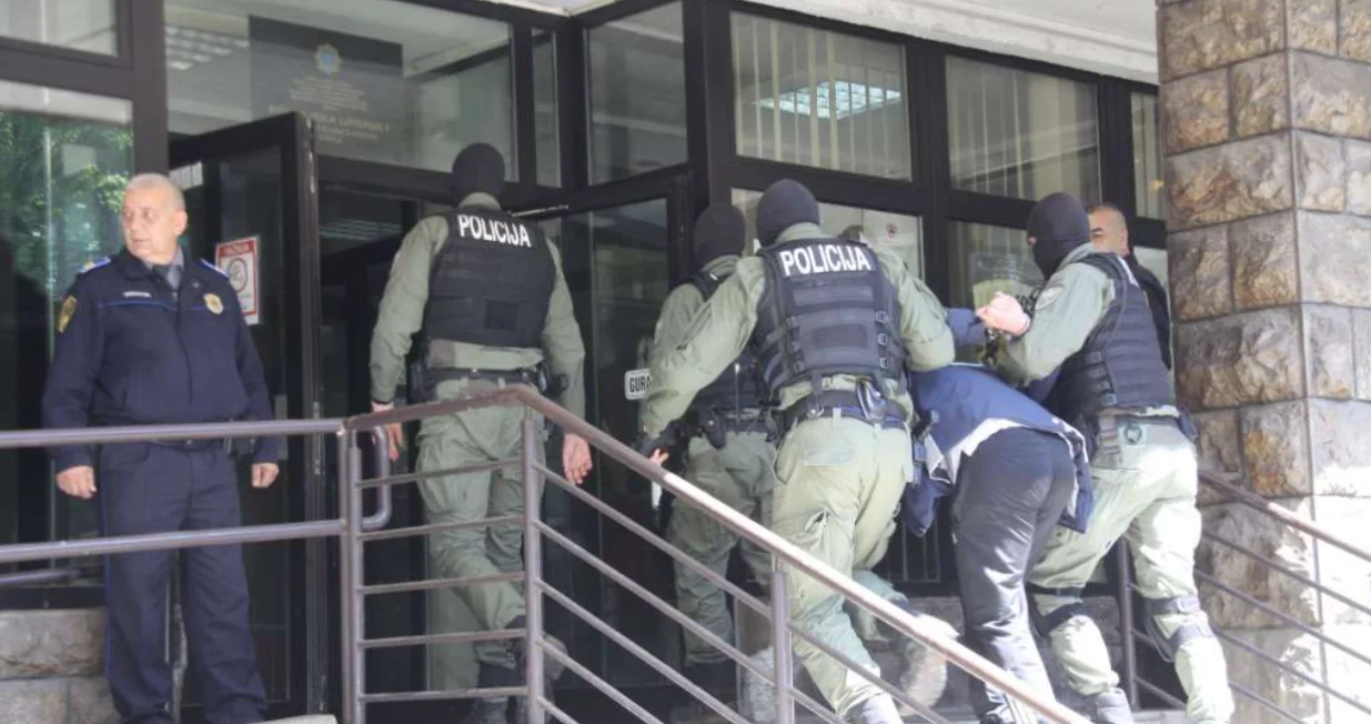 Hapšenje u ZDK/Fena/