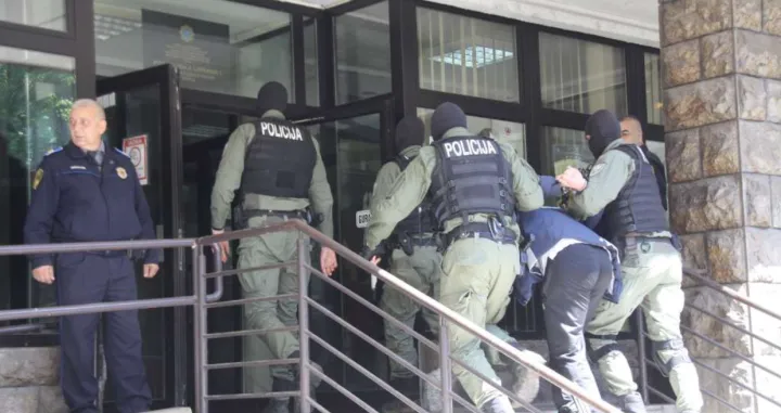 Hapšenje u ZDK/Fena/