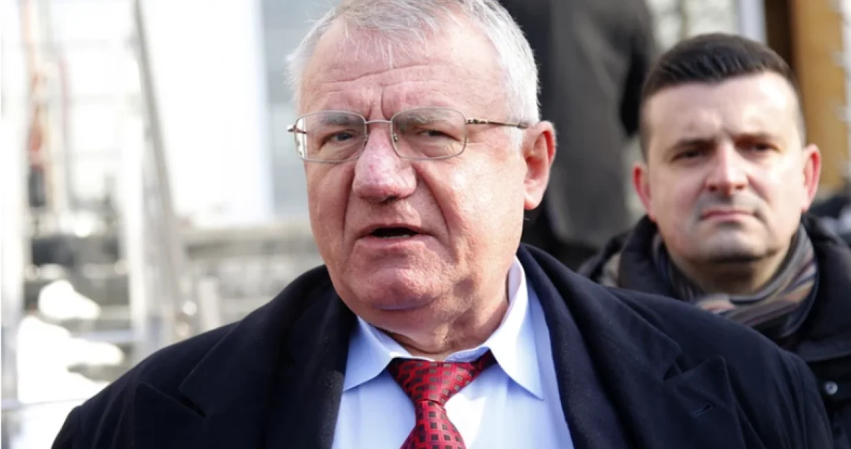 Vojislav &Scaron;e&scaron;elj/