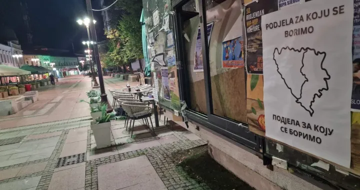 Plakati polijepljeni &scaron;irom nekoliko bh. gradova/