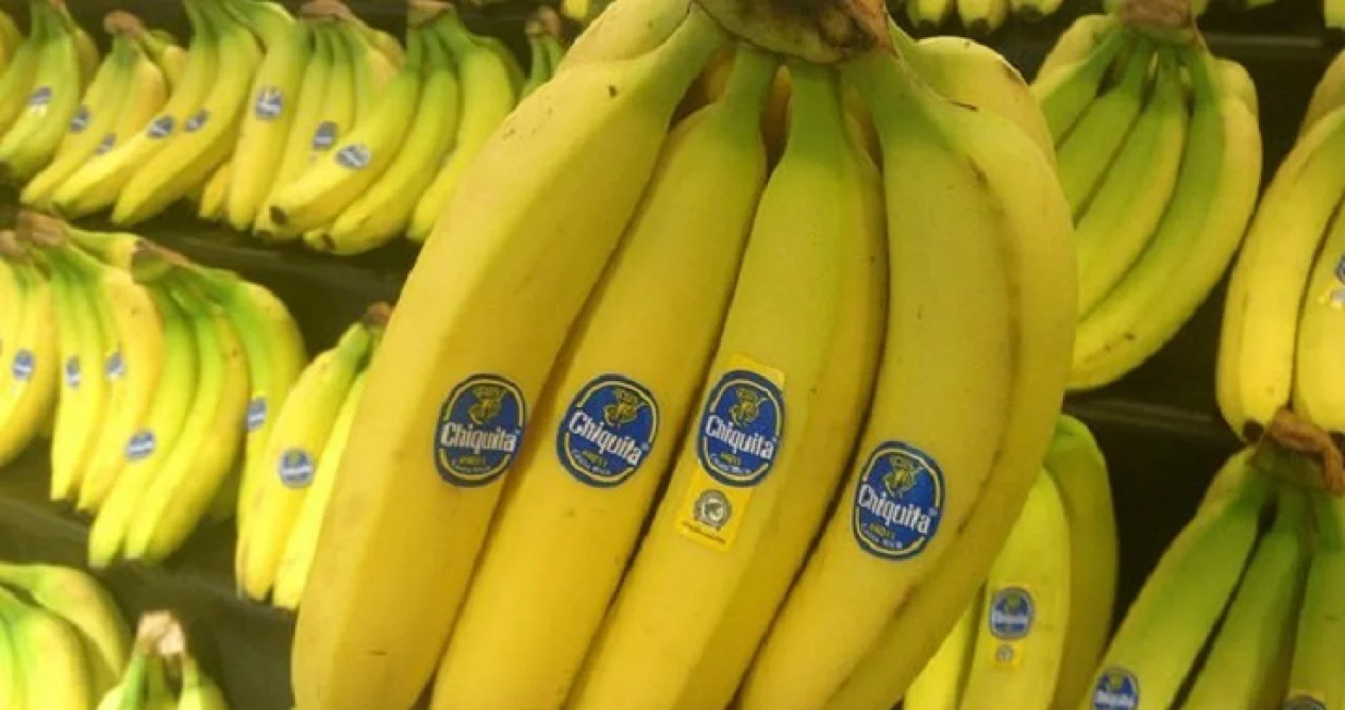 Banane sa etiketama/