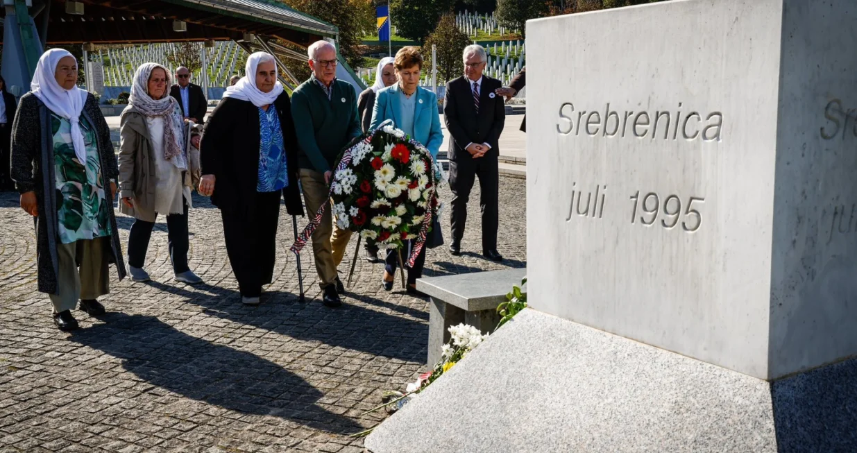 Američki zvaničnici su odali počast poginulim Srebreničanima/X/