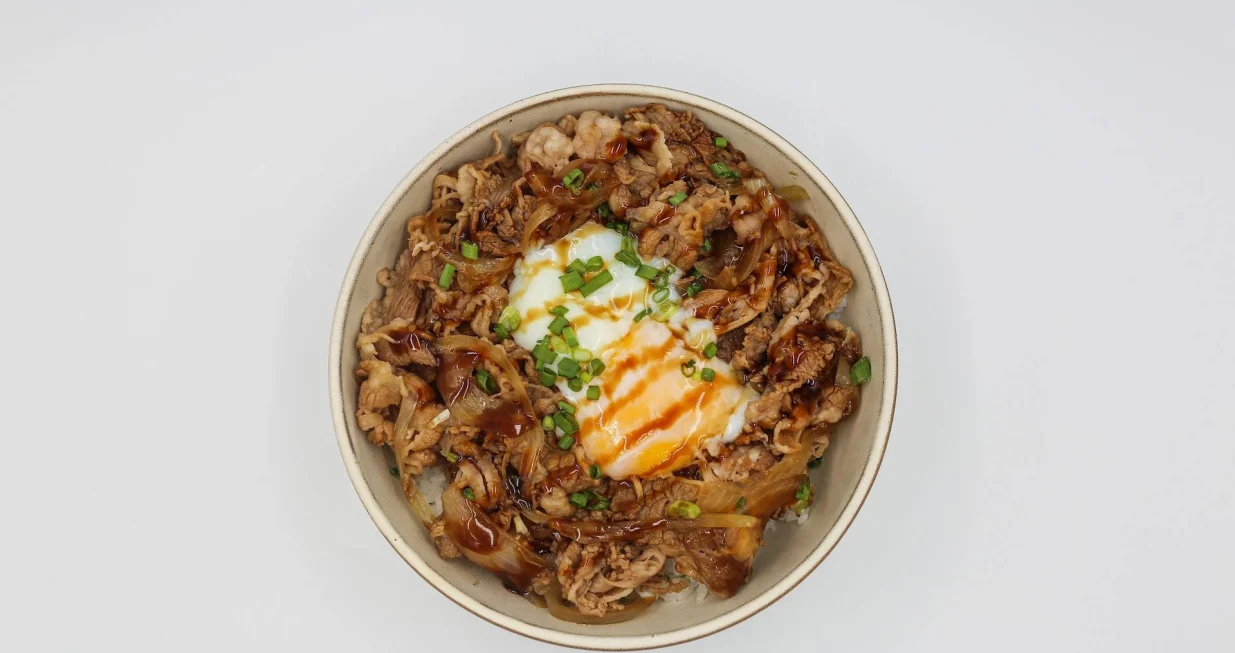 Gyudon je jedno od napopularnijih jela koja je japanska kuhinja iznjedrila/Pexels/
