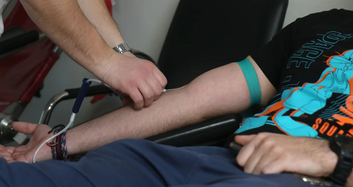 Darivanje krvi o kanal oslobođenje/Senad Gubelić