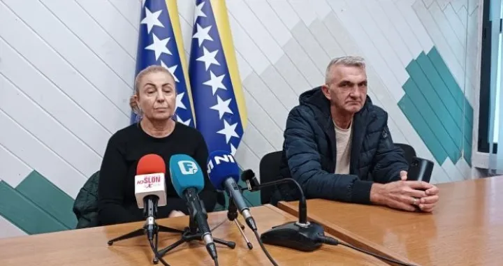 Tetka i tetak nizame Hećimović/Vijesti.ba/