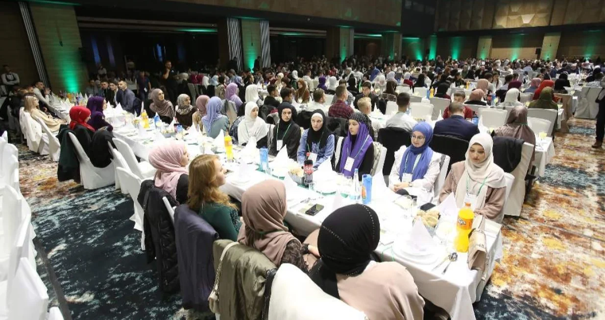 Iftar reisul-uleme s mladima/