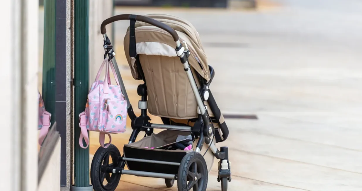 Roditelji u Finskoj, Švedskoj, Danskoj, Islandu i Rusiji često puštaju svoje bebe da spavaju napolju same. Kredit za sliku: Sergiy1975/Shutterstock.com/