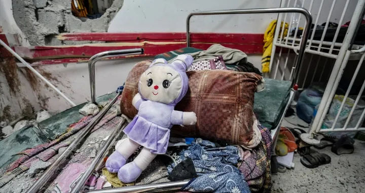 Izraleska vojska granatirala pedijatriju u Khan Younisu, poginula djevojčica, Pojas Gaze, Gaza, Palestina/Anadolija