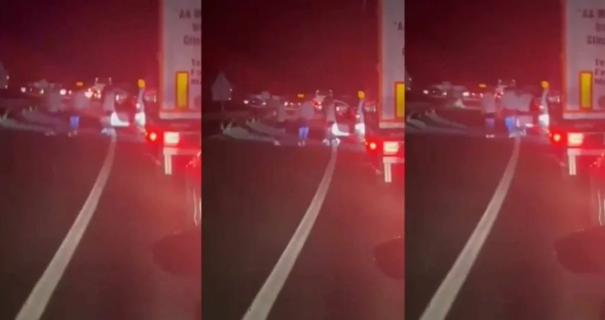 Zaigrali kolo dok su čekali da pređu granicu/Facebook/nezavisne Novine 