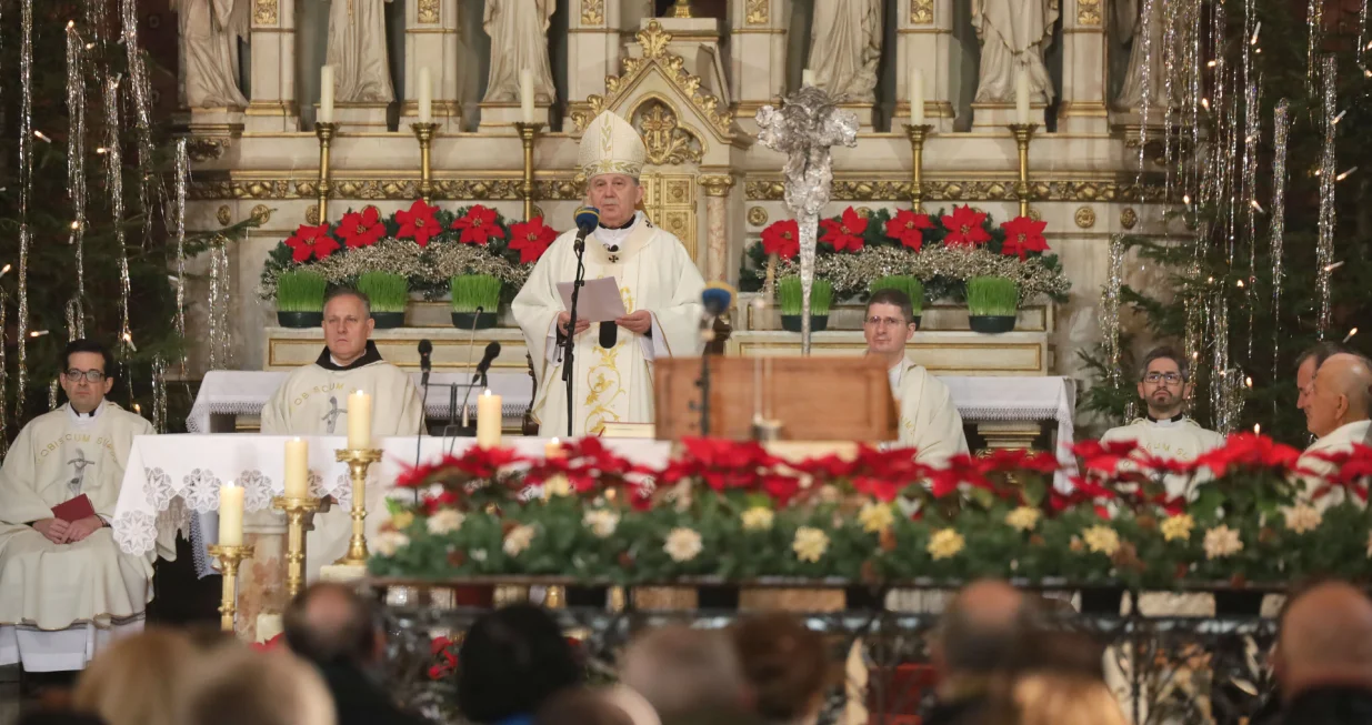 Svečana sveta misa na svetkovinu Božića u sarajevskoj Katedrali Srca Isusova/Senad Gubelić