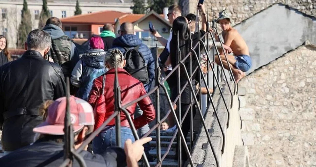 Mostar, sunce, praznici, turisti u Mostaru, Nova godina Mostar/Fena/