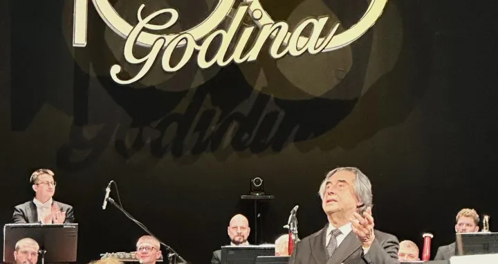 Riccardo Muti na pozornici/Dru&scaron;tvene Mreže