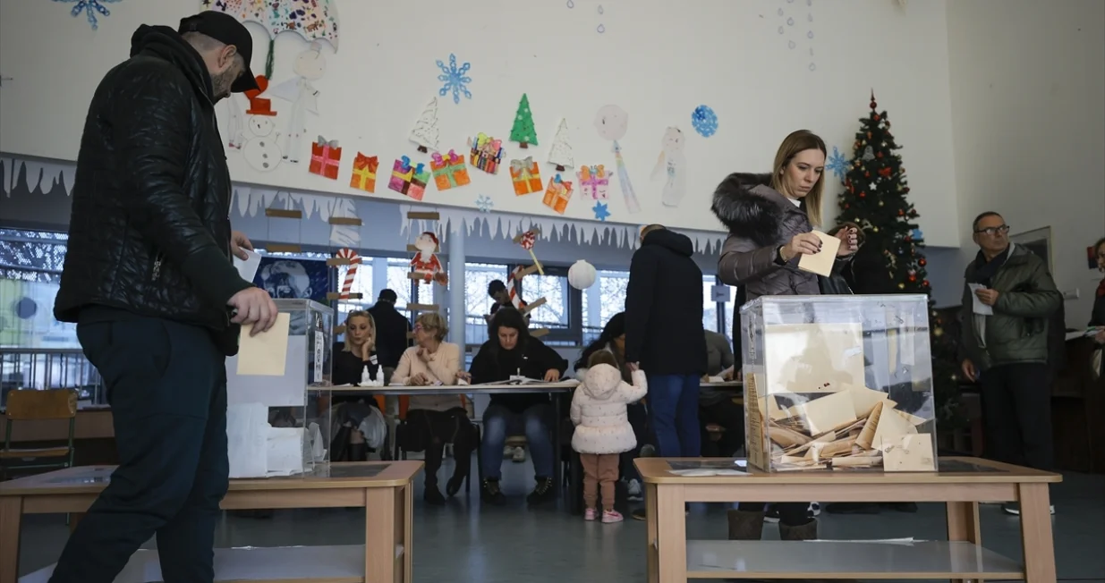 Vanredni izbori u Srbiji - glasanje3 17. decembar 2023/ANADOLIJA/