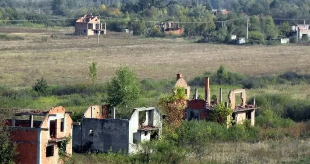 Prilikom napada uništavani su i zapaljeni vjerski i civilni objekti, a preživjelo civilno stanovništvo iz naselja Briševo i drugih susjednih naselja protjerano/