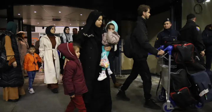 Doček bh građana sarajevski aerodrom/Senad Gubelić