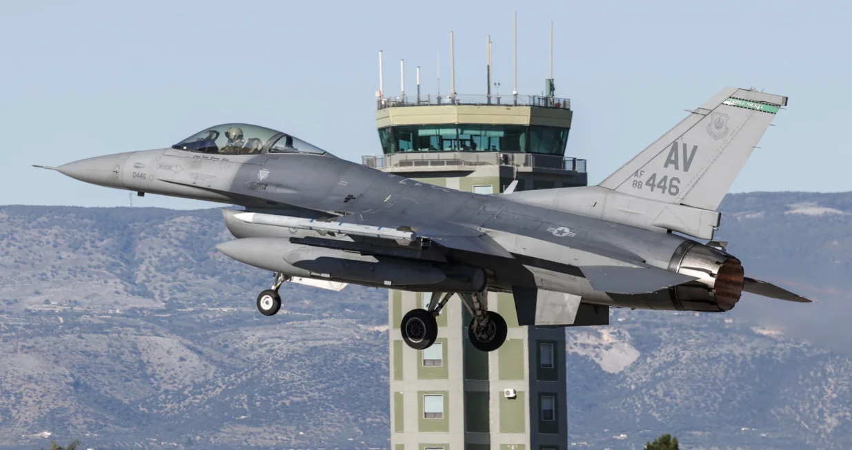 epa10319473 United States Air Force (USAF) F16 Fighting Falcon during exercise Falcon Strike 2022, in Amendola, Italy, 21 November 2022 (issued 22 November 2022). F35s From Italy, U.S. and The Netherlands Train Together during Falcon Strike 2022 an Italian Air Force training exercise which focuses on fifth and fourth-generation integration between NATO Allies operating the advanced F35A Lightning II stealth fighter. During Falcon Strike, Hecker will also host the F35 European Air Chiefs Meeting, which brings together fifth-generation Allies to discuss F35 interoperability, opportunities, and challenges in a dynamic theater. EPA/GIUSEPPE LAMI ITALY OUT/Giuseppe Lami