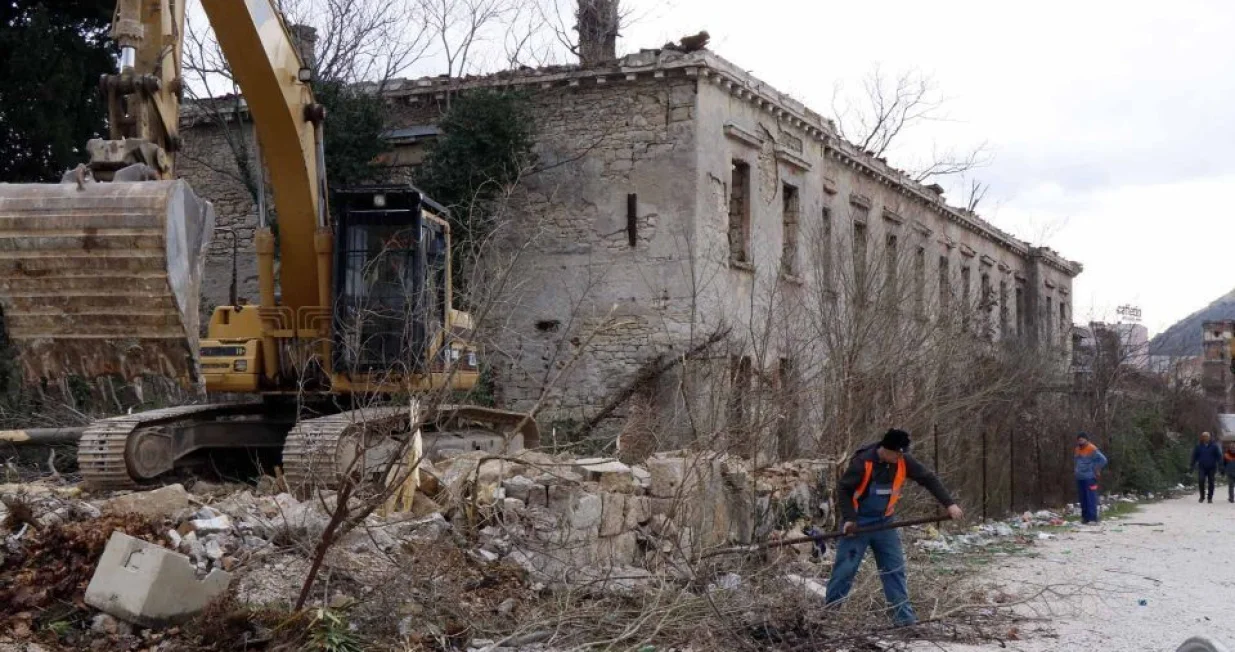 rušenje objekata u Mostaru/Fena