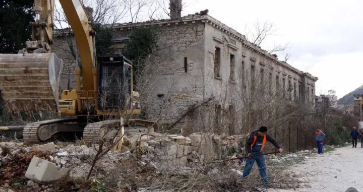 rušenje objekata u Mostaru/Fena