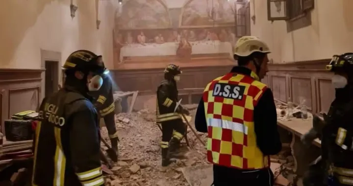 Vjenčanje, urušio se pod manastira (samostana),/Ansa