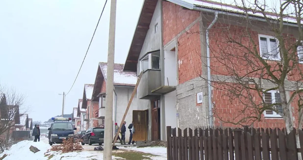 Otac je uspio izvući dvoje djece, ali za suprugu i osmogodi&scaron;njakinju je bilo kasno.../ ATV/