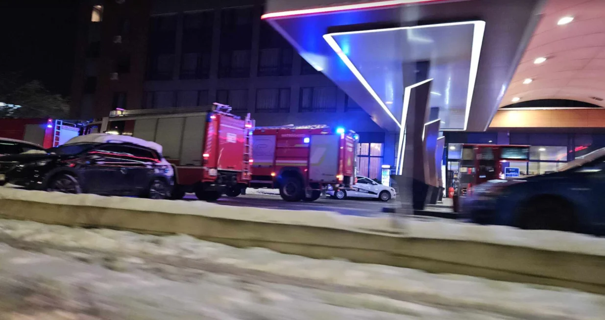 Tri vatrogasna vozila stigla na mjesto događaja/ Čitatelj/