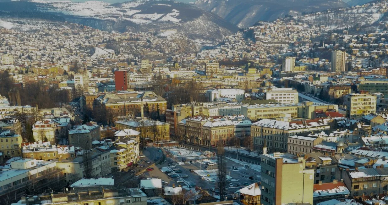 Hoće li decembar biti decembar? Ilustracija/ Canva/