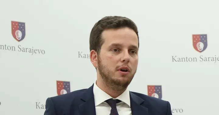 Premijer Kantona Sarajevo Nihad Uk ostavka/Senad Gubelić
