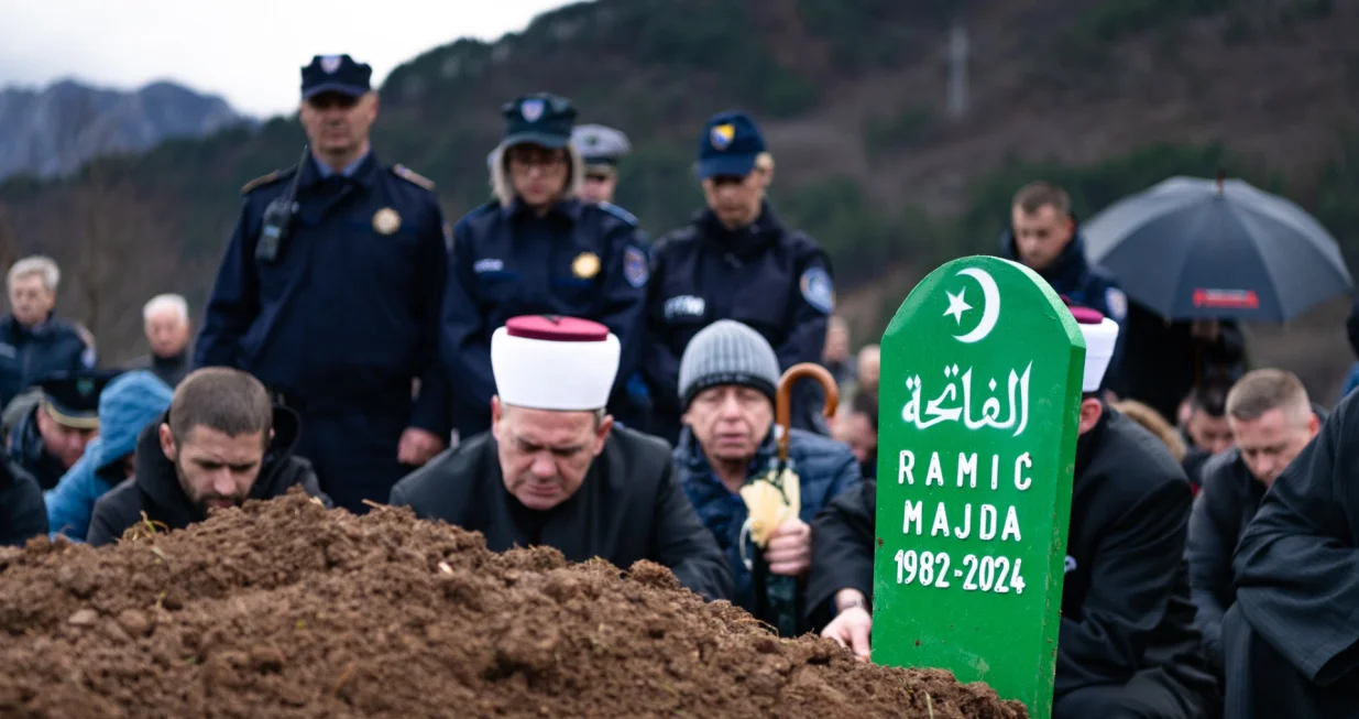 dženaza i ukop policijske službenice Majde Ramić (42)<br><br>facebook/