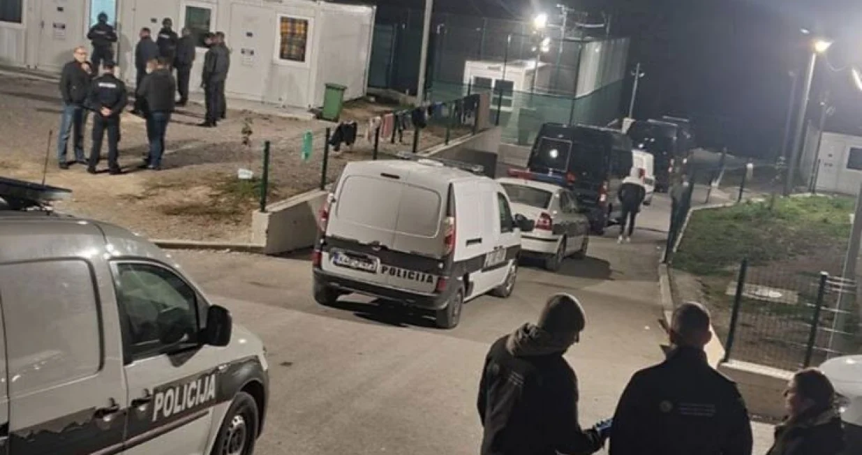 Policajci pretresli prihvatni centar Lipa/Nezavisne/Almir Kapo