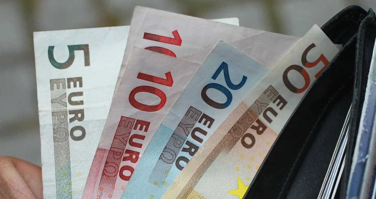 euri novac plaćanje/