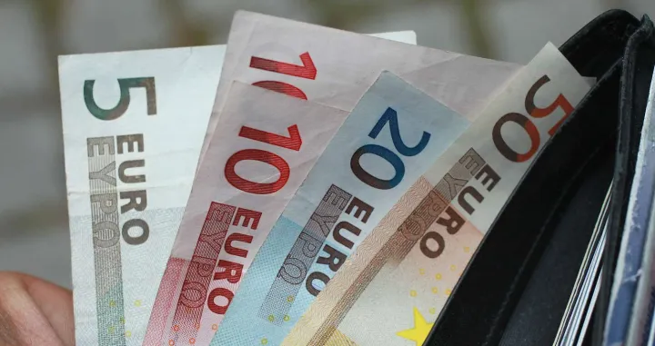 euri novac plaćanje/