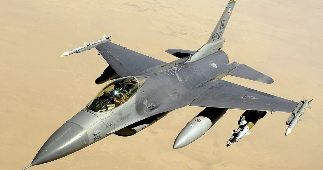 f16 avion/