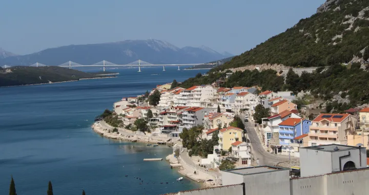 Neum, panorama s Pelje&scaron;kim mostom/Samra Tufek