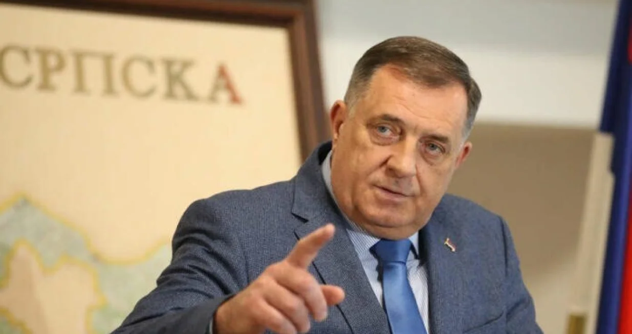 Dodik je mjesecima/