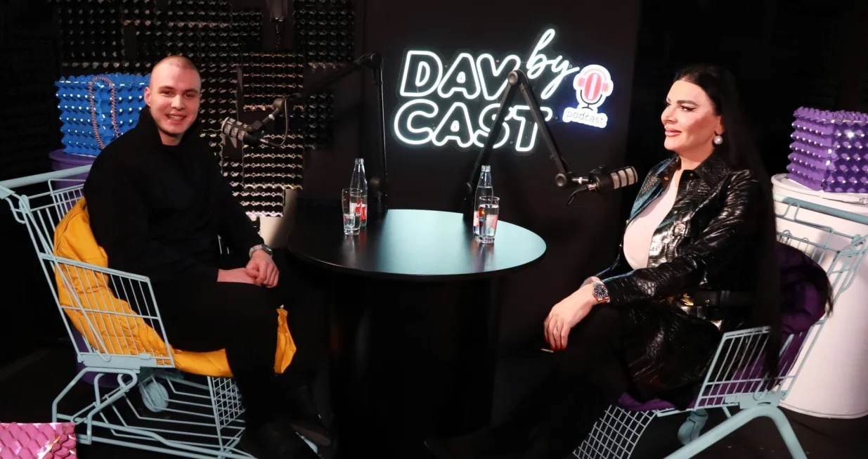 Davcast: pjevačica i elitna prostitutka - Elektra Elit/