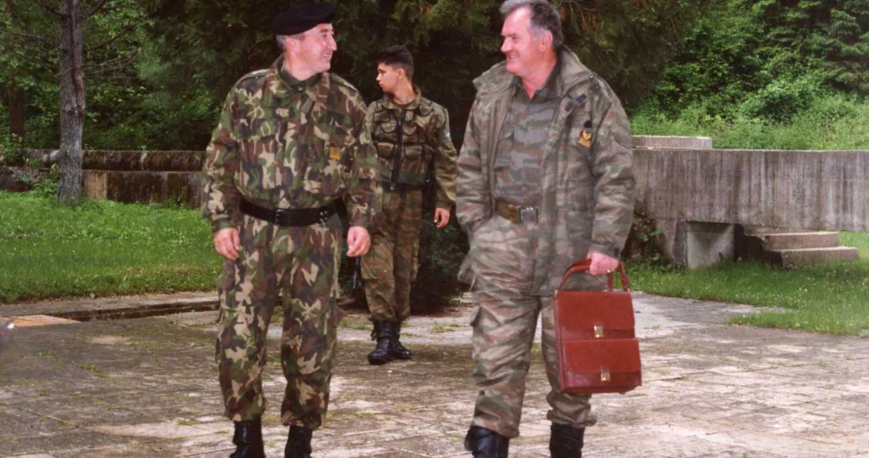 Svetozar Andrić i Ratko Mladić	/Fond za humanitarno pravo Beograd/