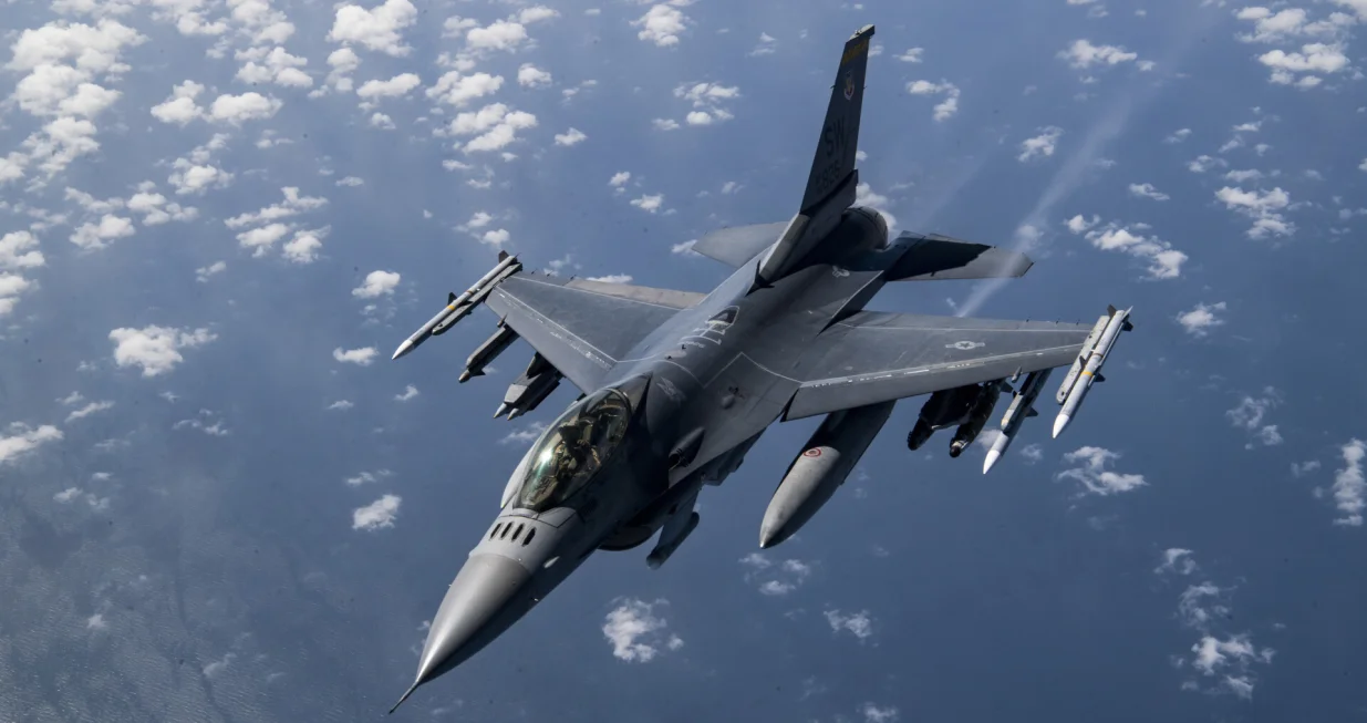 avion f16.JPG/Tech. Sgt. Matthew Lotz