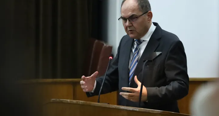 Naučni skup Akademije nauka i umjetnosti BiH o temi "Državotvornost BiH u XX i XXI stoljeću/Senad Gubelić