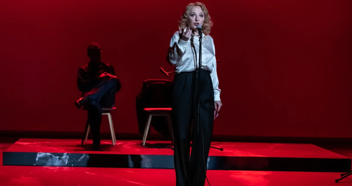 Mirjana Karanović u predstavi "Marlene Dietrich: pet tačaka optužnice"/Velija Hasanbegović/