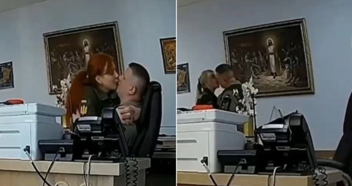 Ukrajinski komandant se ljubi sa djevojkama/PrtSc/