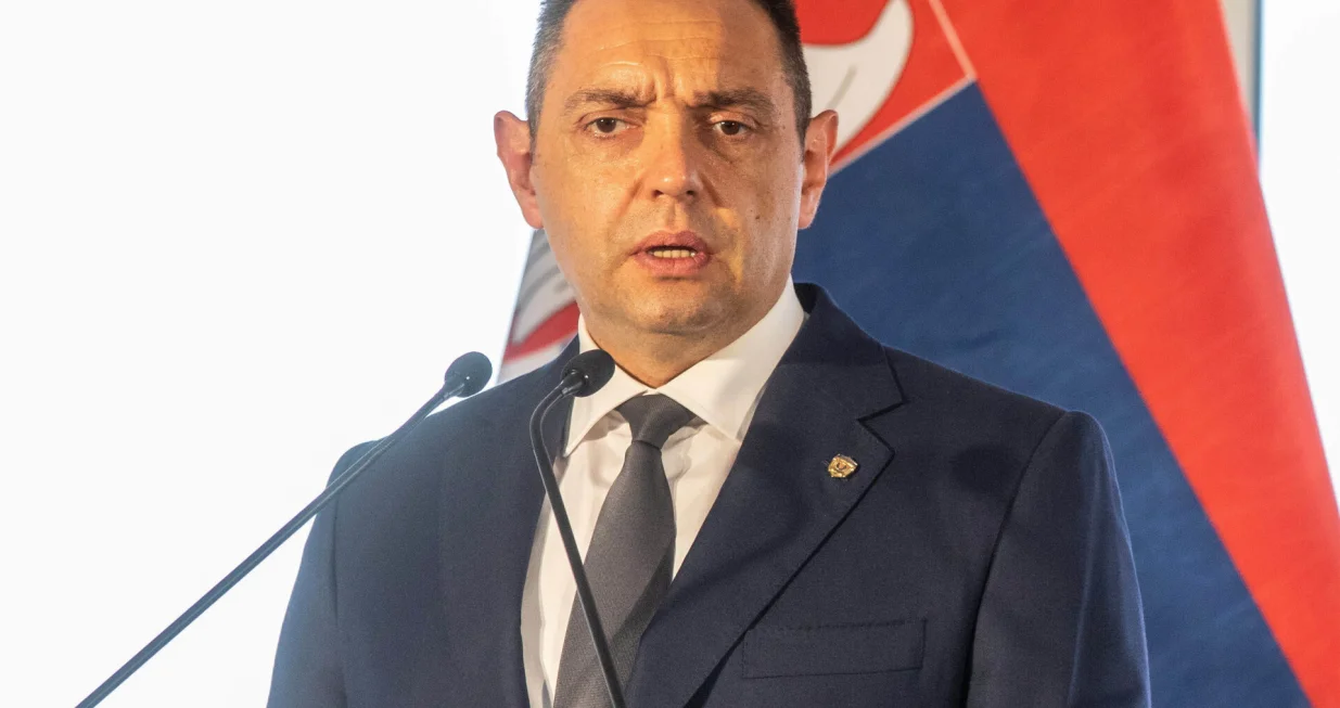 epa09497354 Serbian Interior Minister Aleksandar Vulin speaks during a press conference with Hungarian Minister of Foreign Affairs and Trade Peter Szijjarto during the ceremonial inauguration of an interconnector between their two countries' gas networks in Kiskundorozsma, Hungary, 30 September 2021. EPA/Tibor Rosta HUNGARY OUT/Tibor Rosta