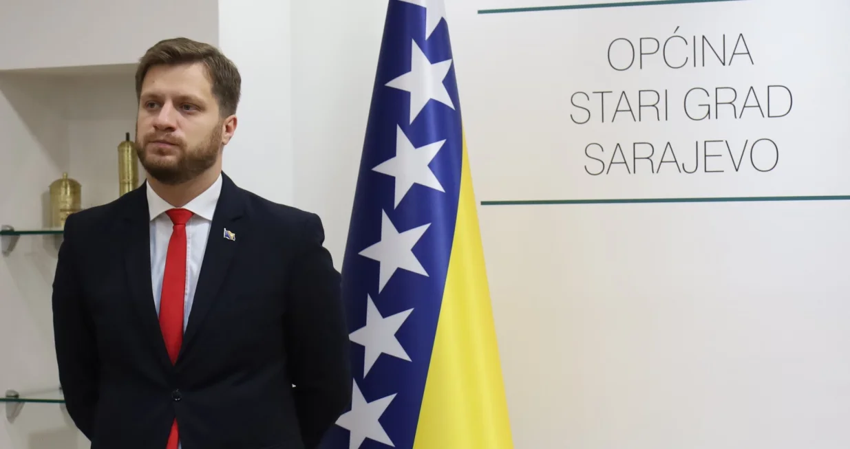 Uručenje Uvjerenja o dodjeli mandata novoizabranom načelniku Općine Stari Grad Sarajevo Irfanu Čengiću/Senad Gubelić