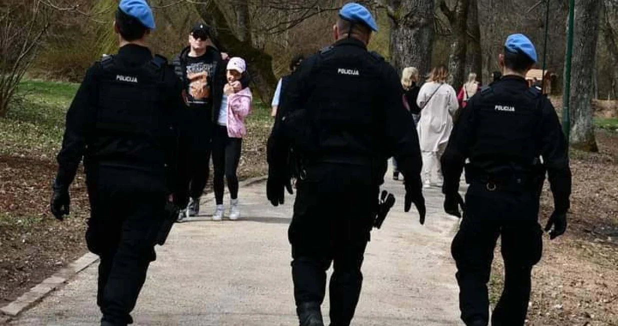 Napadnuti sarajevski policajci/Ilustracija/