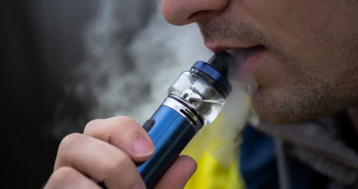 E- cigarete dolaze uz velike zdravstvene rizike/ Canva/Amir9937