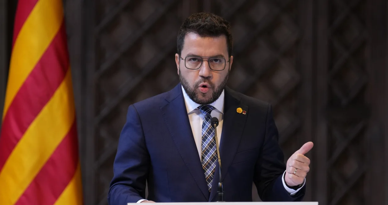 epa10299366 Catalan Regional President Pere Aragones delivers a speech at Palau de la Generalitat after PSOE and Podemos parties presented on November 11th a legislative initiative to Congress to reform the crime of sedition. If the reform is passed, the current sedition offence will be replaced by one known as 'desórdenes publicos agravados' - 'aggravated public disorder', in Barcelona, Spain, 11 November 2022. EPA/Alejandro Garcia/Alejandro Garcia