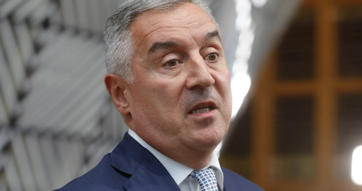 epa10029613 Montenegro's President Milo Dukanovic speaks to media following an EU-Western Balkans leaders' meeting in Brussels, Belgium, 23 June 2022. The progress on EU integration and the challenges which the Western Balkans countries face in connection to the Russian invasion of Ukraine are topping the agenda when EU and Western Balkan leaders meet prior a European Council meeting. EPA/STEPHANIE LECOCQ/Stephanie Lecocq