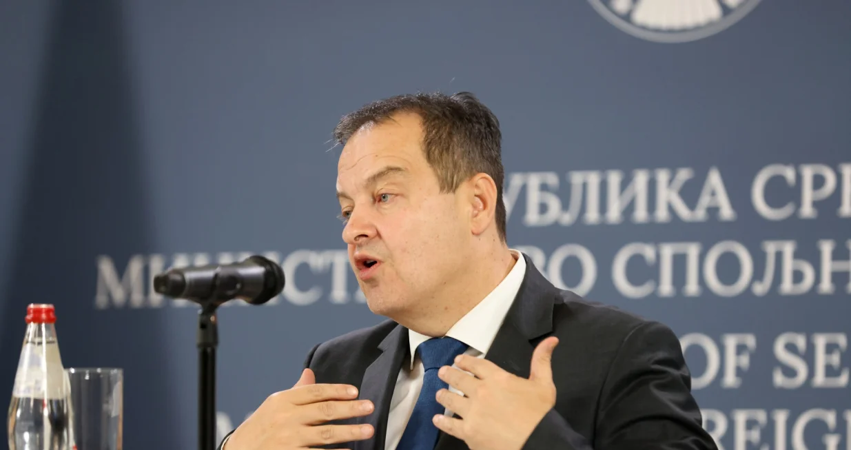 epa10320339 Serbian Foreign Minister Ivica Dacic and Italian Foreign Minister Antonio Tajani (not pictured) address the media after their meeting in Belgrade, Serbia, 22 November 2022. Italy's Foreign Minister Tajani and Defence Minister Crosetto are on an official visit to Serbia. EPA/ANDREJ CUKIC/Andrej Cukic