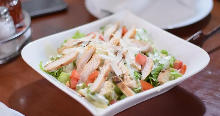 salata pileće bijelo/